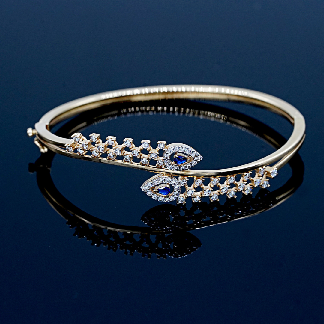 Timeless bangle